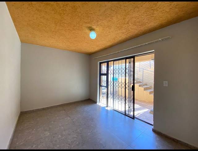 2 BEDROOM PROPERTY TO RENT IN PROTEA GLEN EXT